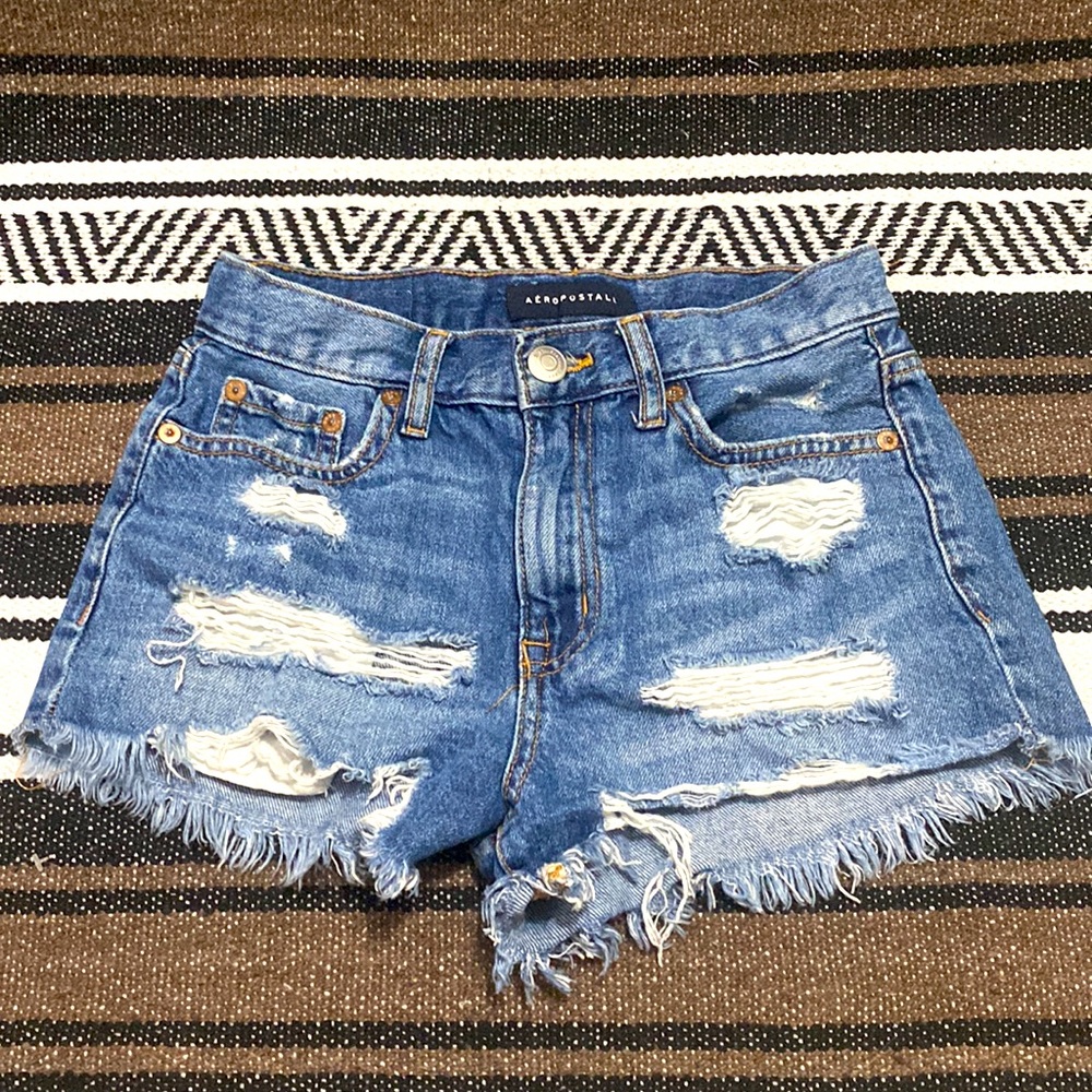 AERO jean shorts 😍